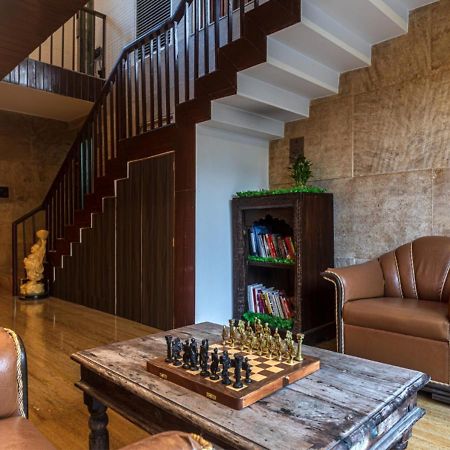 Saffronstays Urja, Lonavala - Private Villa With 2 Pools, Spa Room, Private Elevator & Waterfall ภายนอก รูปภาพ