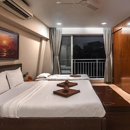 Saffronstays Urja, Lonavala - Private Villa With 2 Pools, Spa Room, Private Elevator & Waterfall ภายนอก รูปภาพ
