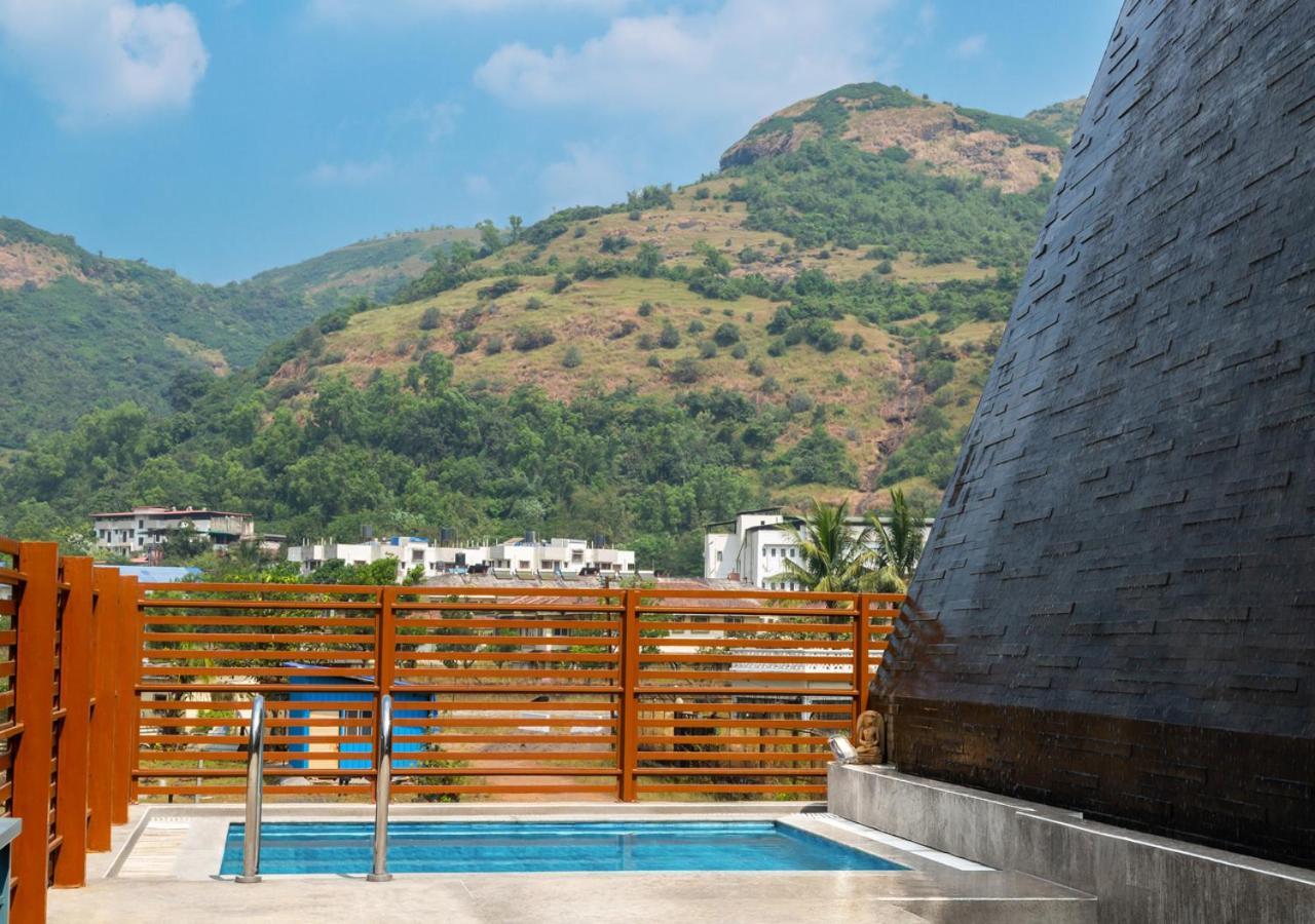 Saffronstays Urja, Lonavala - Private Villa With 2 Pools, Spa Room, Private Elevator & Waterfall ภายนอก รูปภาพ