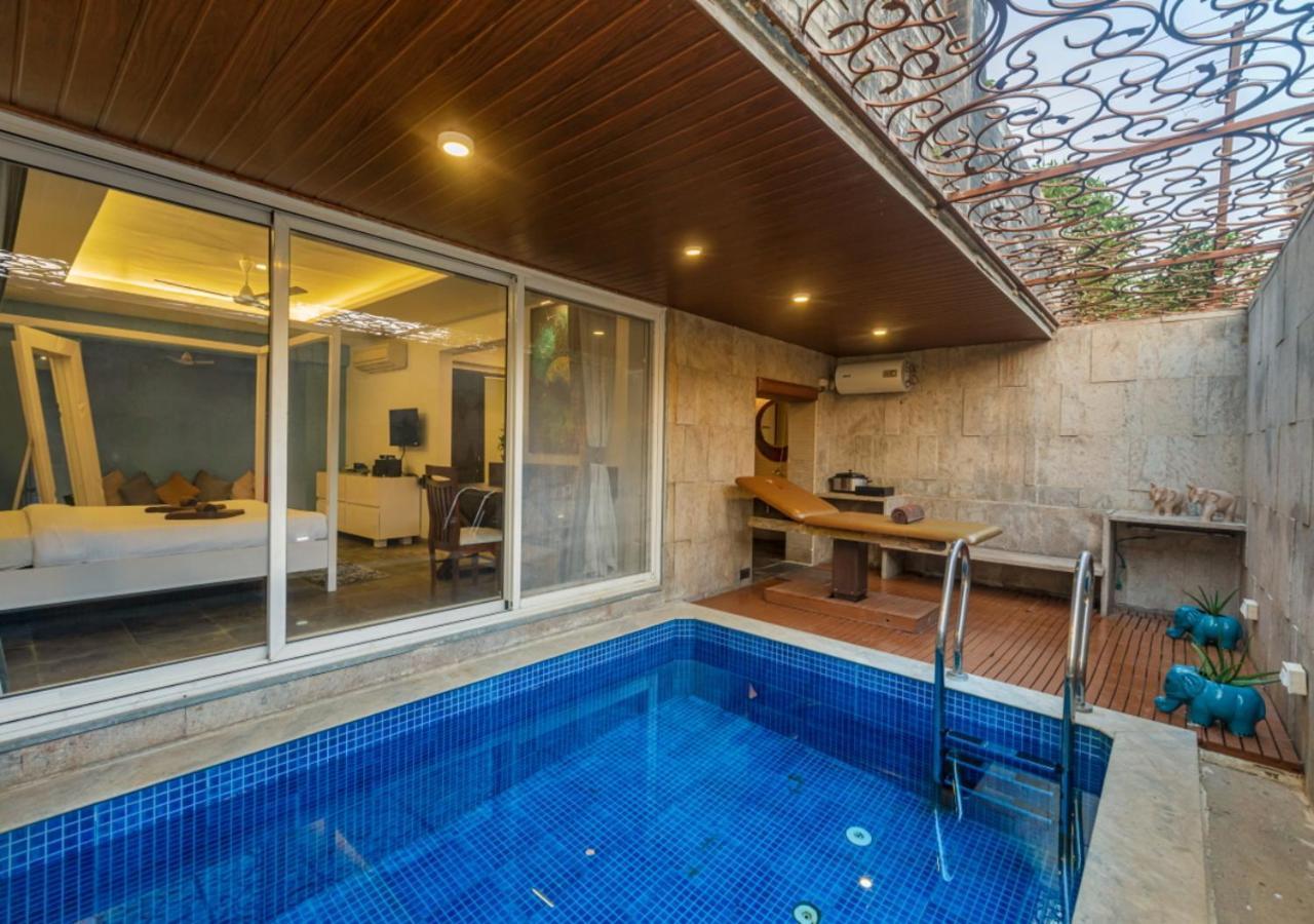 Saffronstays Urja, Lonavala - Private Villa With 2 Pools, Spa Room, Private Elevator & Waterfall ภายนอก รูปภาพ