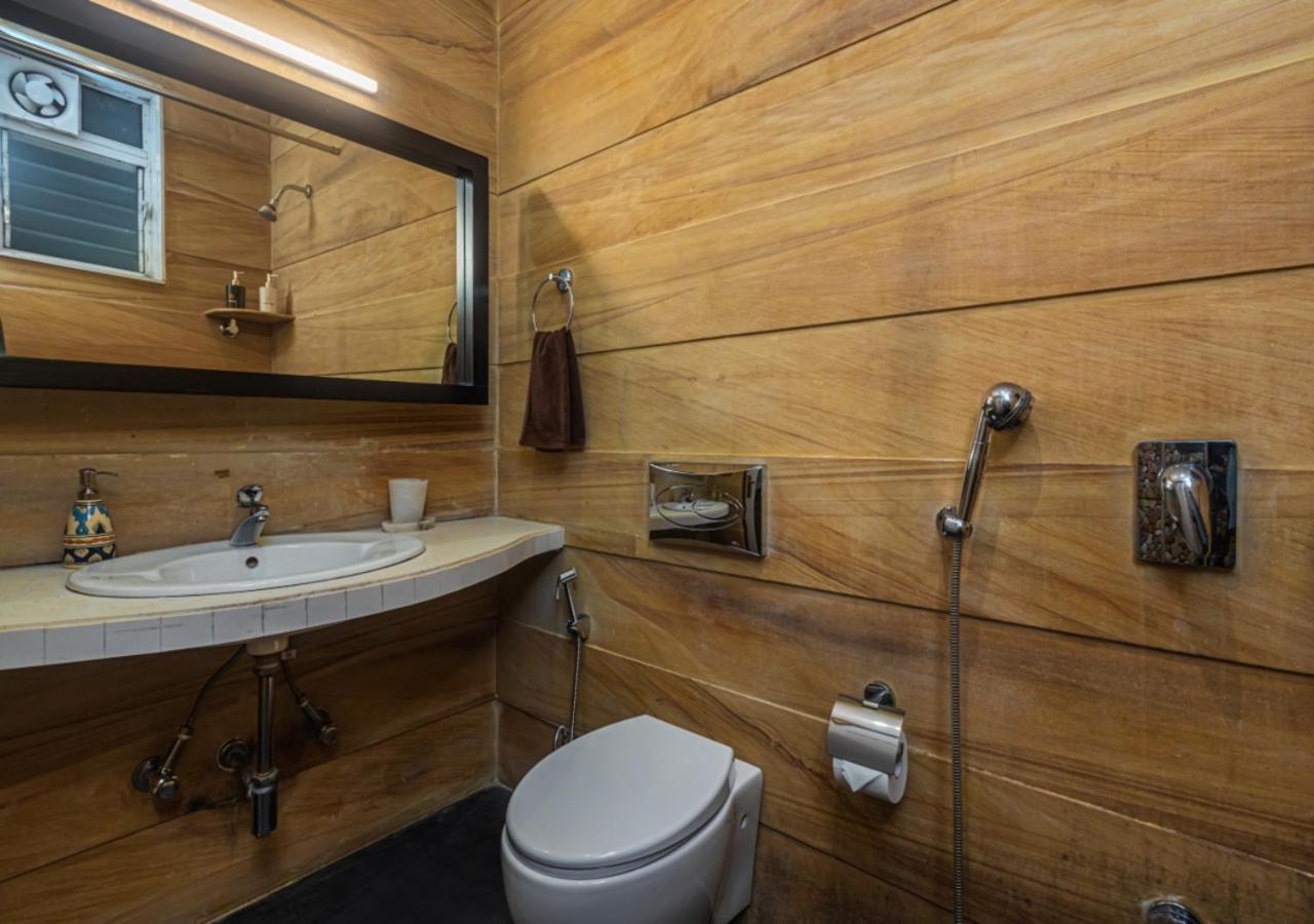 Saffronstays Urja, Lonavala - Private Villa With 2 Pools, Spa Room, Private Elevator & Waterfall ภายนอก รูปภาพ