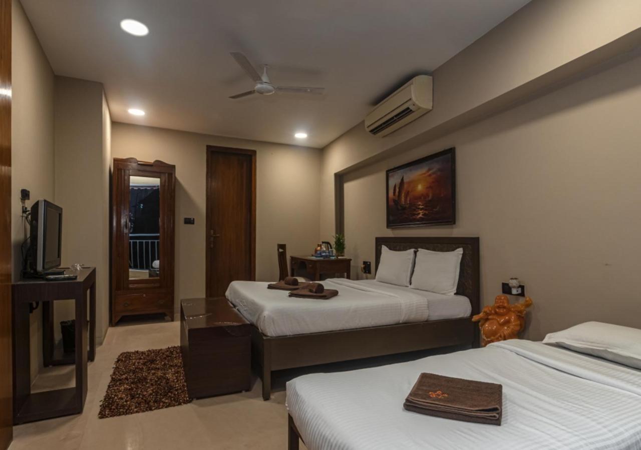 Saffronstays Urja, Lonavala - Private Villa With 2 Pools, Spa Room, Private Elevator & Waterfall ภายนอก รูปภาพ